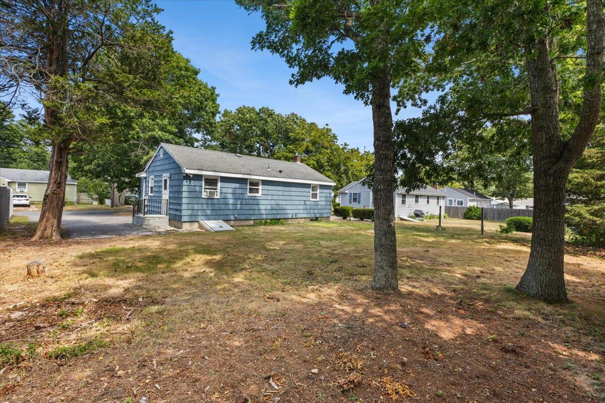 74 Fearing Street Buzzards Bay, MA 02532 - Photo 5 of 32 05-0011_Fearing St