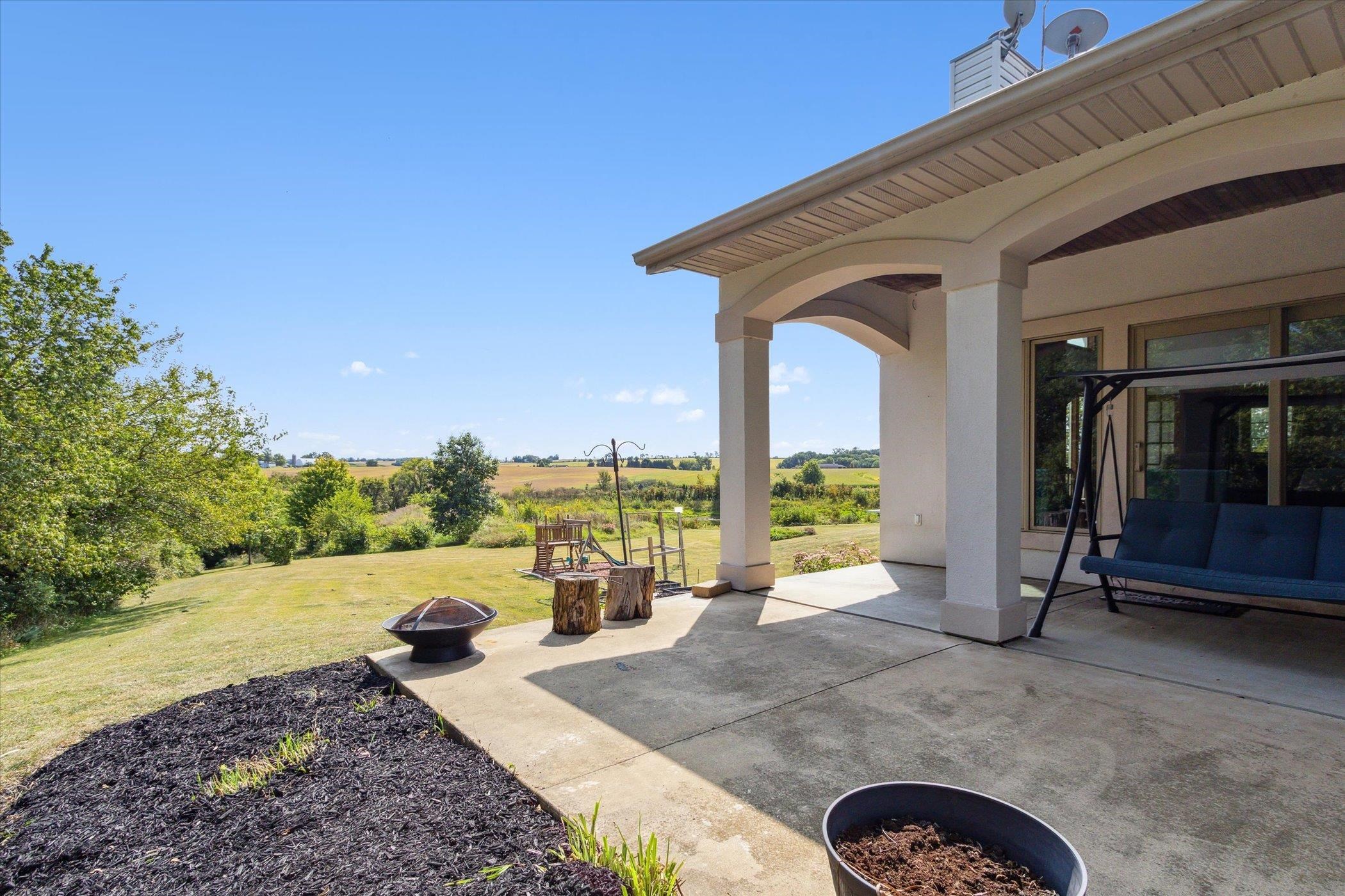 638 West Cedarville Road Freeport, IL 61032 - Photo 13 of 51