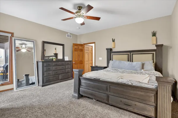 $700,000 | 638 West Cedarville Road, Freeport, IL 61032