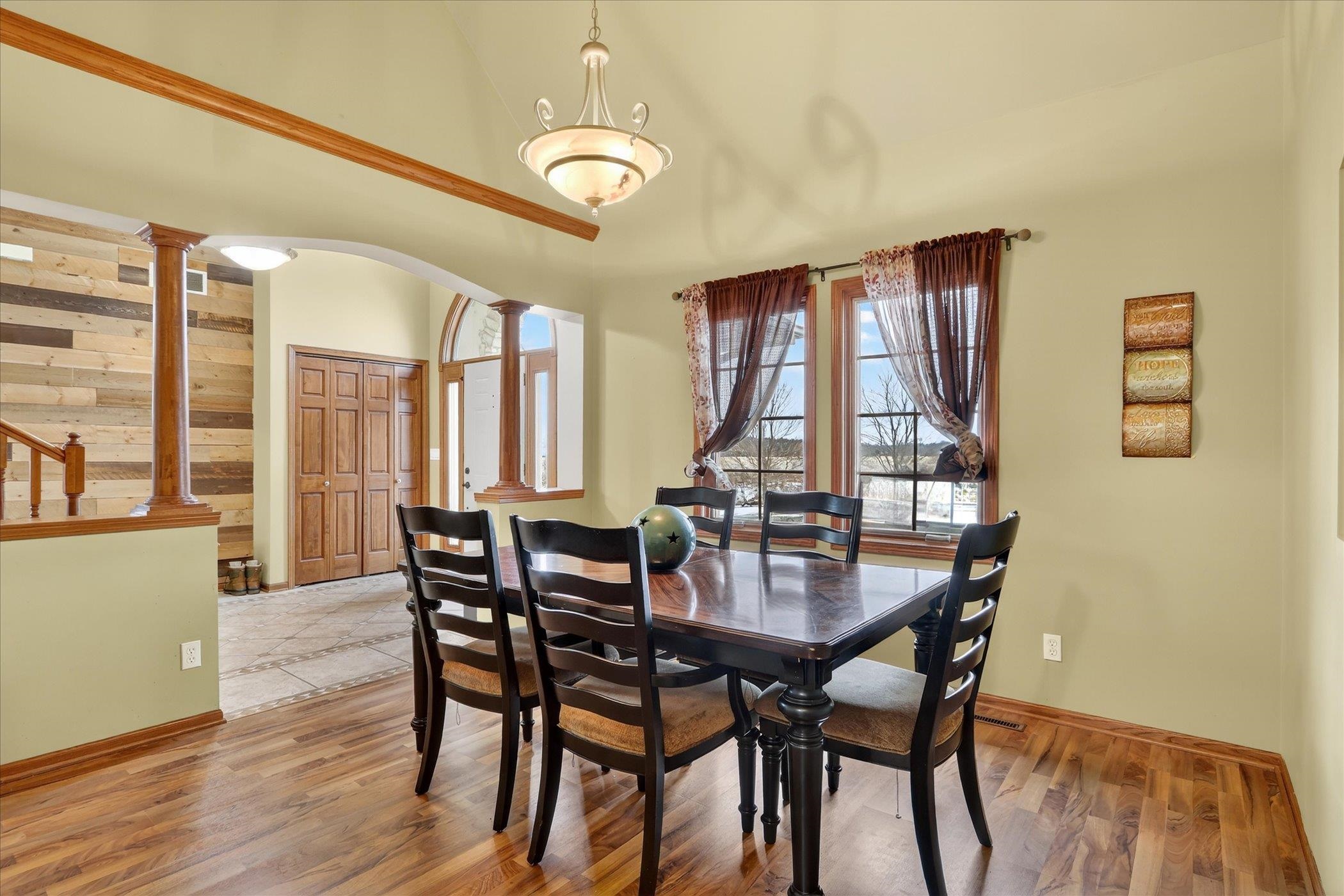 638 West Cedarville Road Freeport, IL 61032 - Photo 30 of 51 a view of a dining room with furniture and window