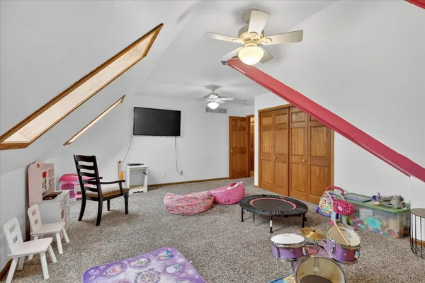 $700,000 | 638 West Cedarville Road, Freeport, IL 61032