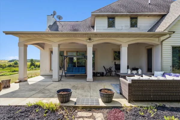 $700,000 | 638 West Cedarville Road, Freeport, IL 61032