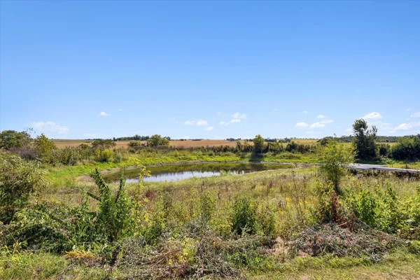 $700,000 | 638 West Cedarville Road, Freeport, IL 61032