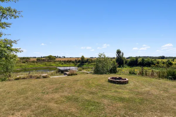 $700,000 | 638 West Cedarville Road, Freeport, IL 61032