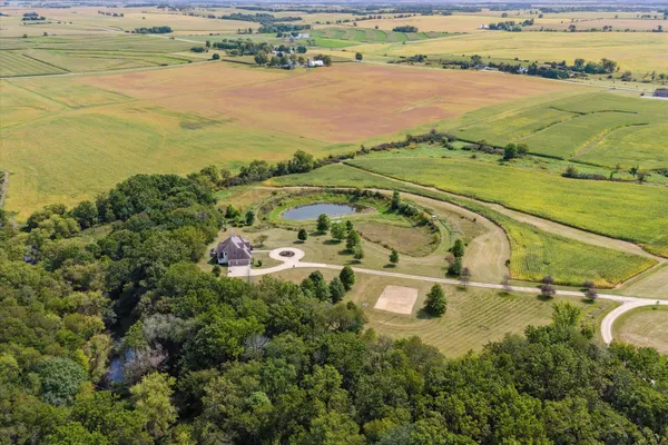 $700,000 | 638 West Cedarville Road, Freeport, IL 61032