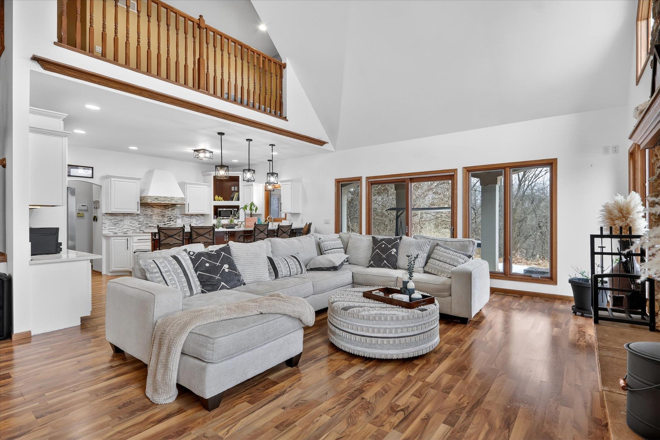 638 West Cedarville Road Freeport, IL 61032 - Photo 50 of 51 a living room with furniture and a large window