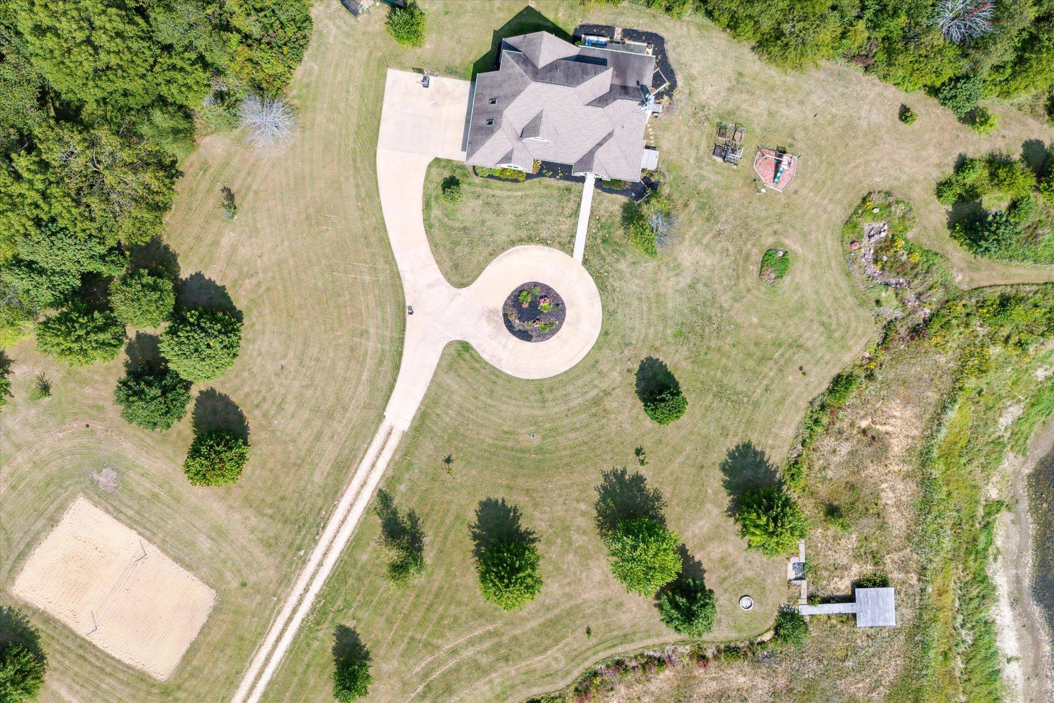 638 West Cedarville Road Freeport, IL 61032 - Photo 8 of 51