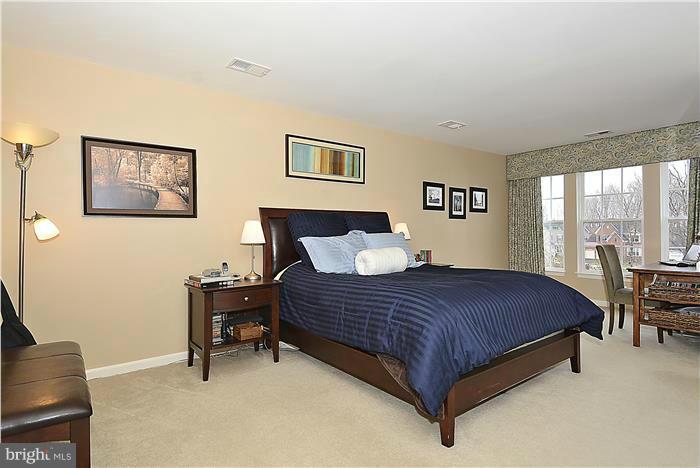 25274 Gothic Square Chantilly, VA 20152 - Photo 11 of 27 Bedroom (Master)