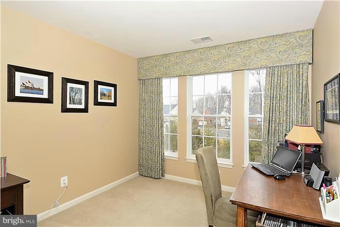 25274 Gothic Square Chantilly, VA 20152 - Photo 12 of 27 Bedroom (Master)