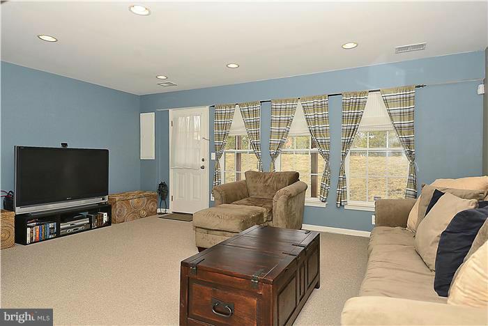25274 Gothic Square Chantilly, VA 20152 - Photo 14 of 27 Basement