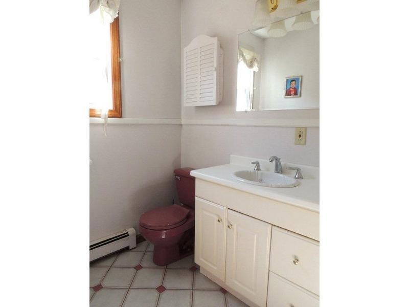 28 Mccard Road Corinth, ME 04427 - Photo 17 of 29 Master Bath/Spa.