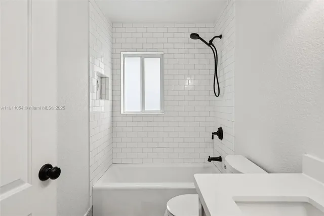 $784,900 | 6721 Southwest 135th Avenue, Miami, FL 33183