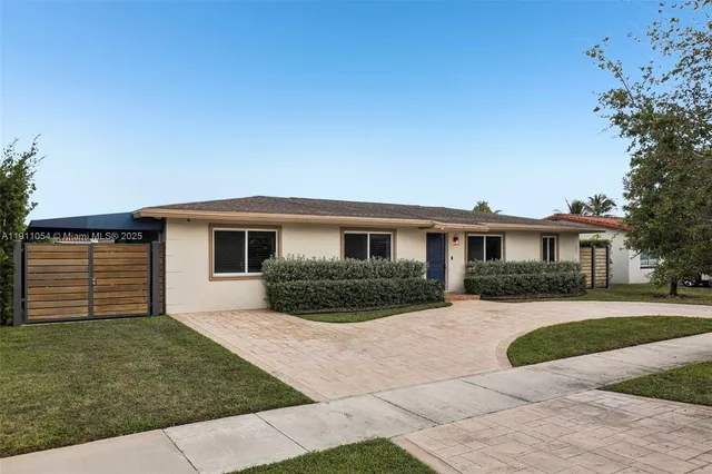 $784,900 | 6721 Southwest 135th Avenue, Miami, FL 33183