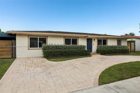 a house view with a outdoor space