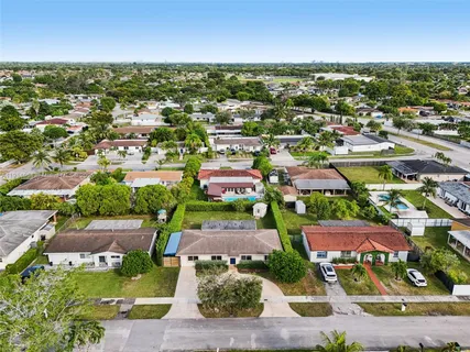 $789,900 | 6721 Southwest 135th Avenue, Miami, FL 33183