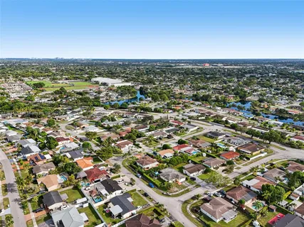 $789,900 | 6721 Southwest 135th Avenue, Miami, FL 33183