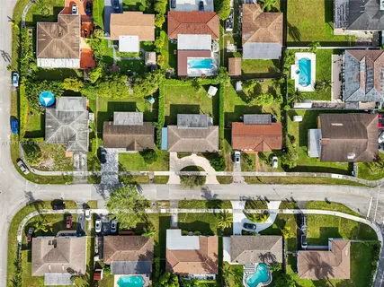 $789,900 | 6721 Southwest 135th Avenue, Miami, FL 33183