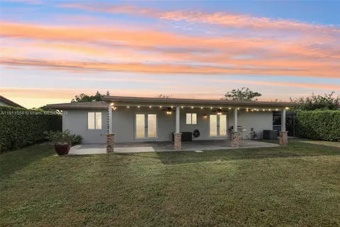 $789,900 | 6721 Southwest 135th Avenue, Miami, FL 33183