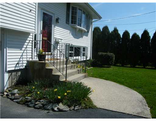 14 McCormick Road Newport, RI 02840 - Photo 9 of 10 Exterior Front. Welcome Home!