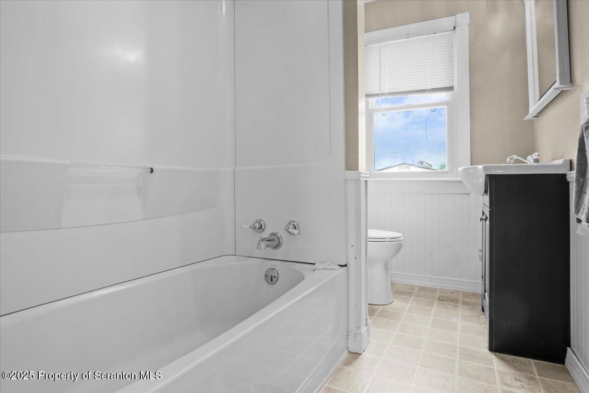 1076 Cottage Avenue Scranton, PA 18508 - Photo 20 of 30 25-DSC03414