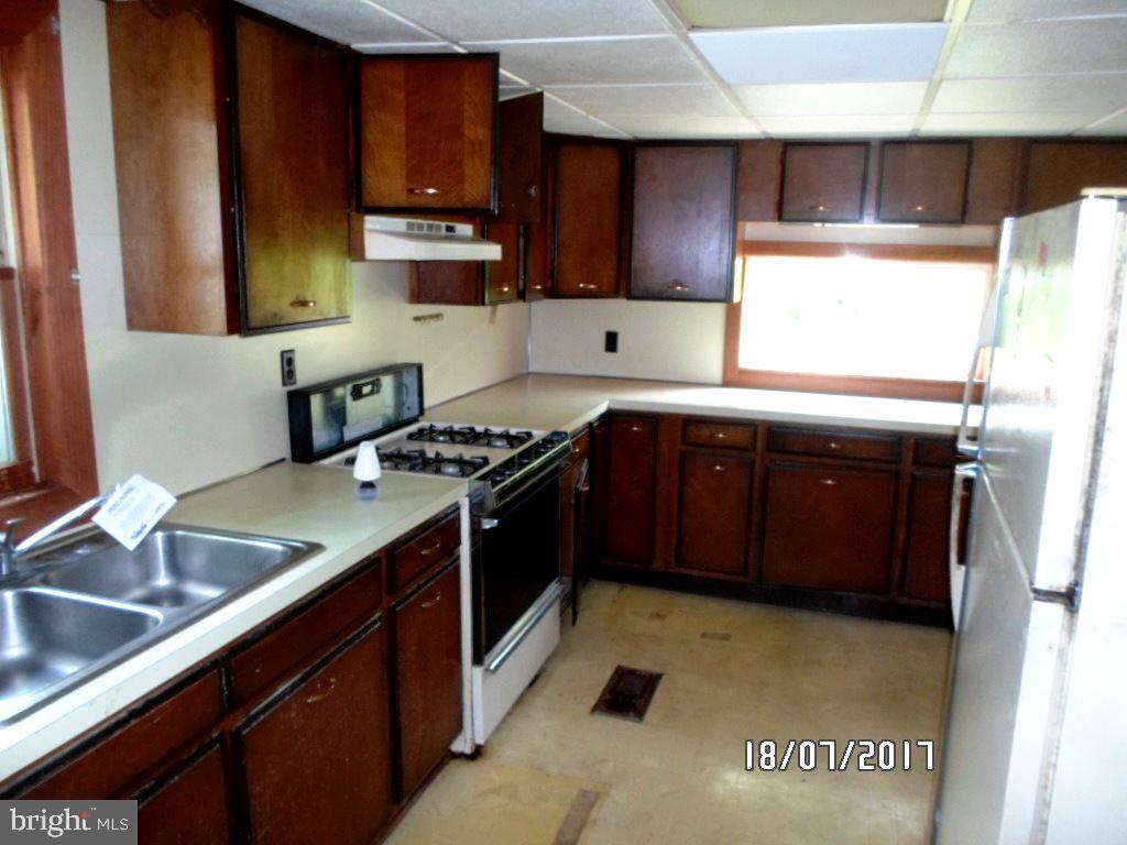 351 Manor Street Hanover, PA 17331 - Photo 5 of 12 Gallery Image 5