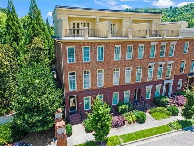 $775,000 | 900 River Vista Drive, Atlanta, GA 30339