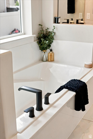 754 West 400 North Mapleton, UT 84664 - Photo 29 of 86 Deep soaking tub with matte black fixtures.