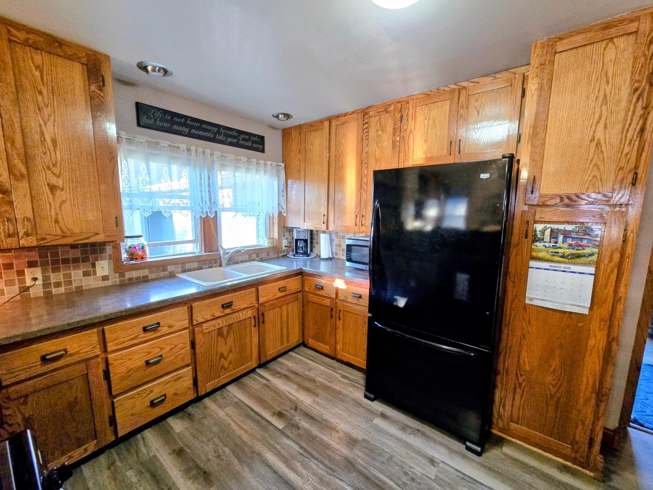 321 5th Avenue Southeast Pipestone, MN 56164 - Photo 12 of 63
