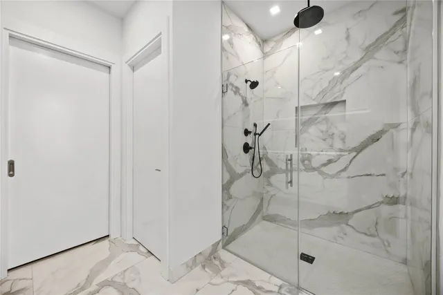 $8,000 | 1711 Allen Parkway, Unit 1907, Houston, TX 77019