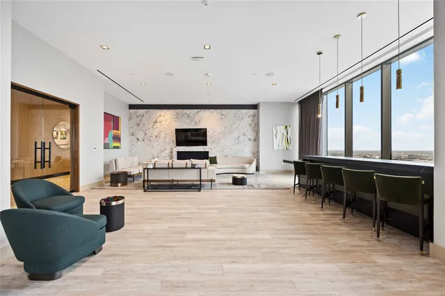 $8,000 | 1711 Allen Parkway, Unit 1907, Houston, TX 77019