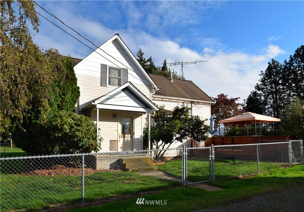 1095 Van Dyk Road Lynden, WA 98264 - Photo 1 of 37