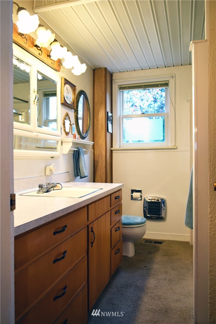 1095 Van Dyk Road Lynden, WA 98264 - Photo 11 of 37