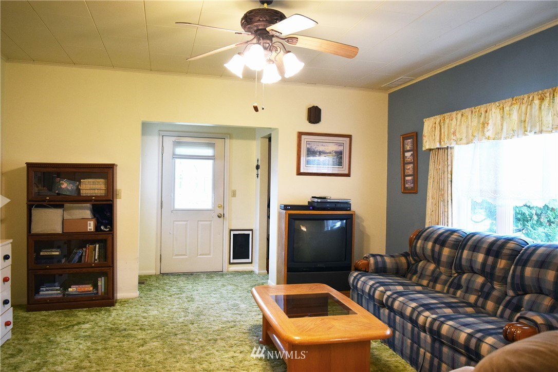 1095 Van Dyk Road Lynden, WA 98264 - Photo 8 of 37