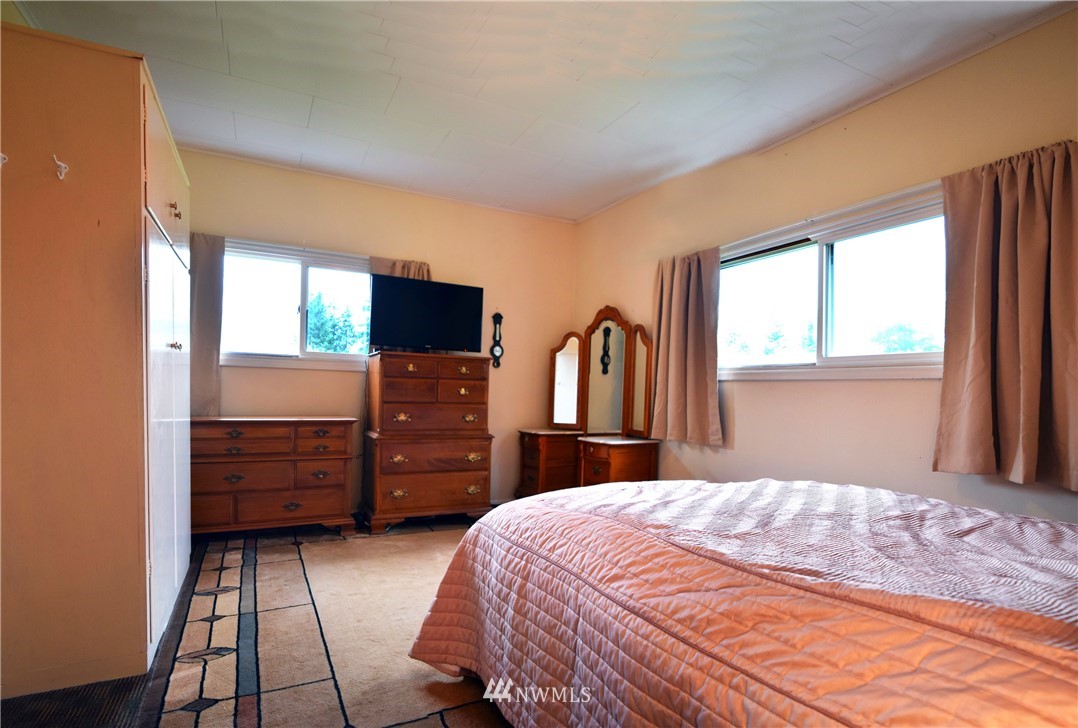 1095 Van Dyk Road Lynden, WA 98264 - Photo 10 of 37
