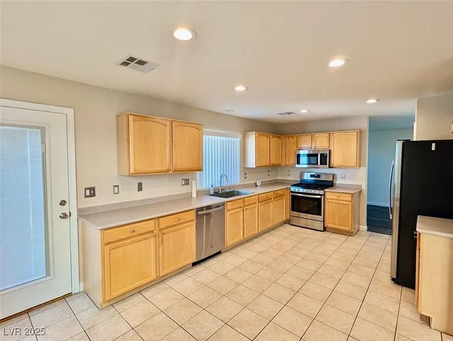 $2,350 | 1232 Swanbrooke Drive, Las Vegas, NV 89144