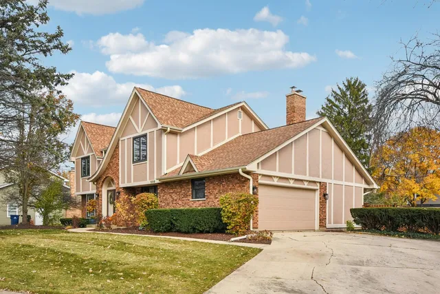 $750,000 | 1006 Bankfield Court, Naperville, IL 60540