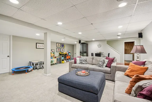 $750,000 | 1006 Bankfield Court, Naperville, IL 60540