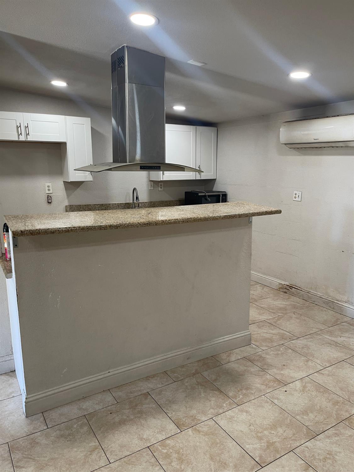 2326 East Hampton Way Fresno, CA 93726 - Photo 3 of 10