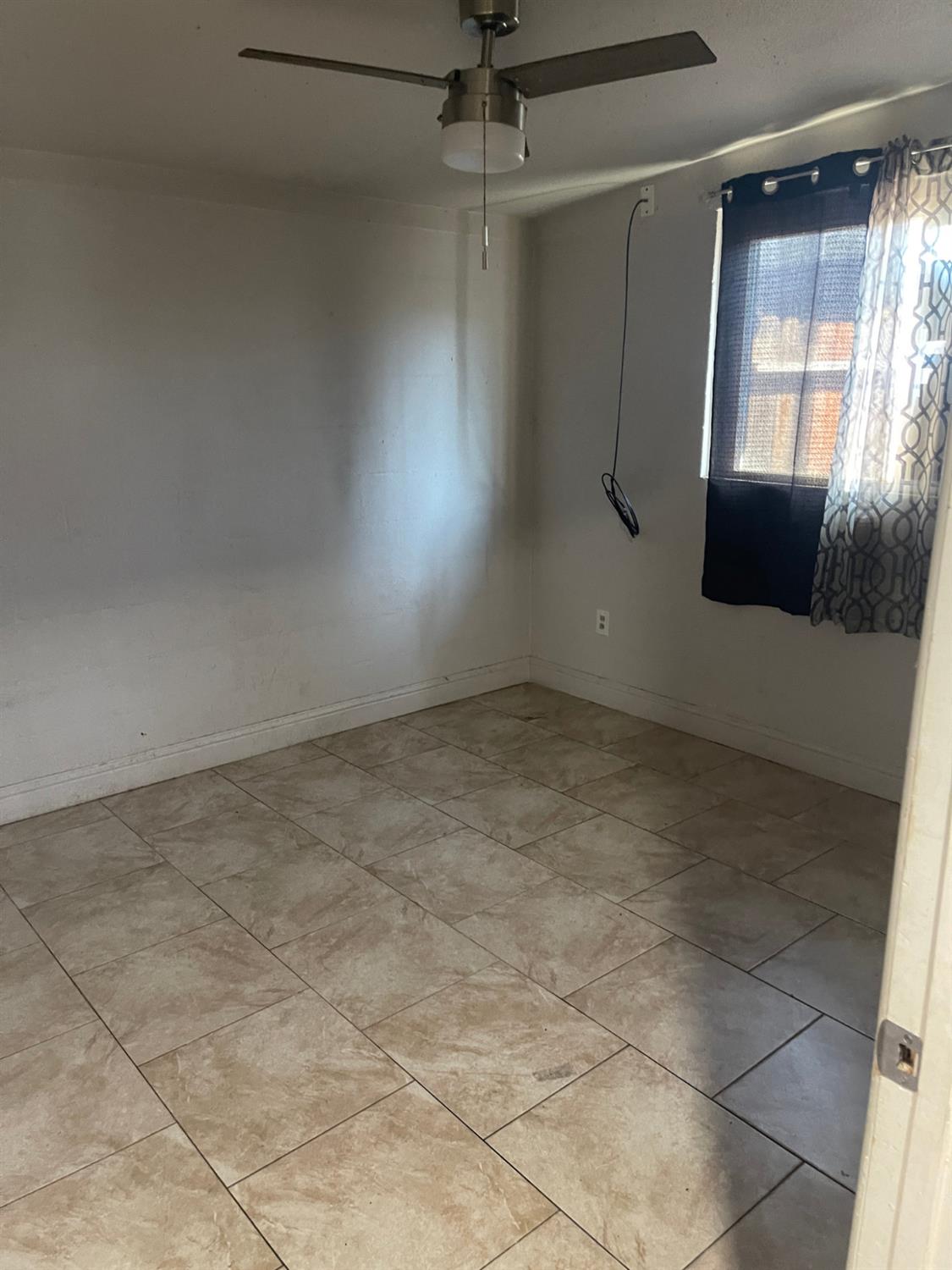 2326 East Hampton Way Fresno, CA 93726 - Photo 9 of 10