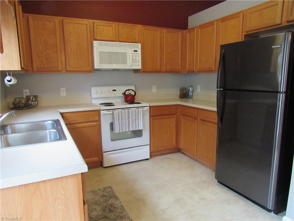 2850 WaterStone Loop High Point, NC 27265 - Photo 4 of 19