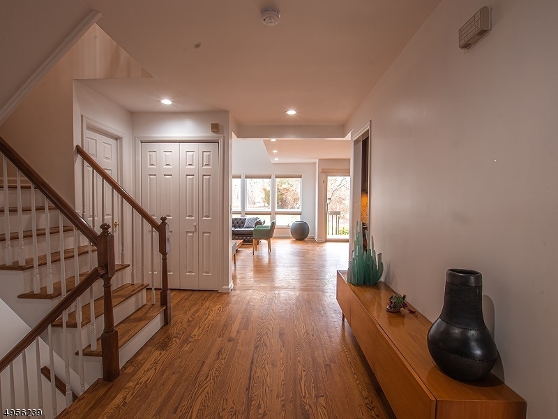 38 Maple Run Bernards, NJ 07920 - Photo 2 of 20