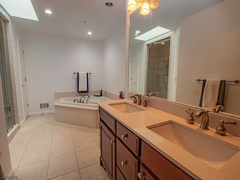 38 Maple Run Bernards, NJ 07920 - Photo 11 of 20