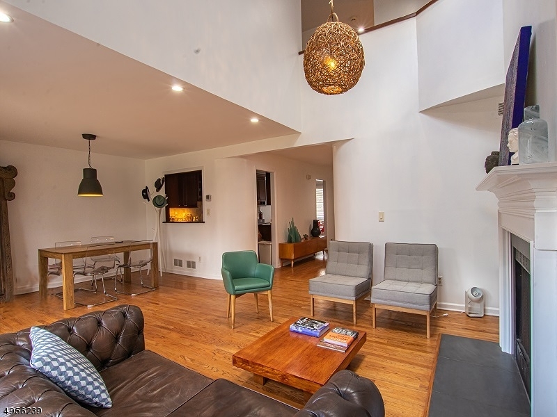 38 Maple Run Bernards, NJ 07920 - Photo 4 of 20