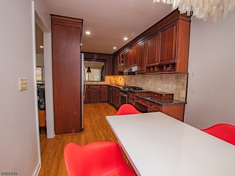 38 Maple Run Bernards, NJ 07920 - Photo 7 of 20