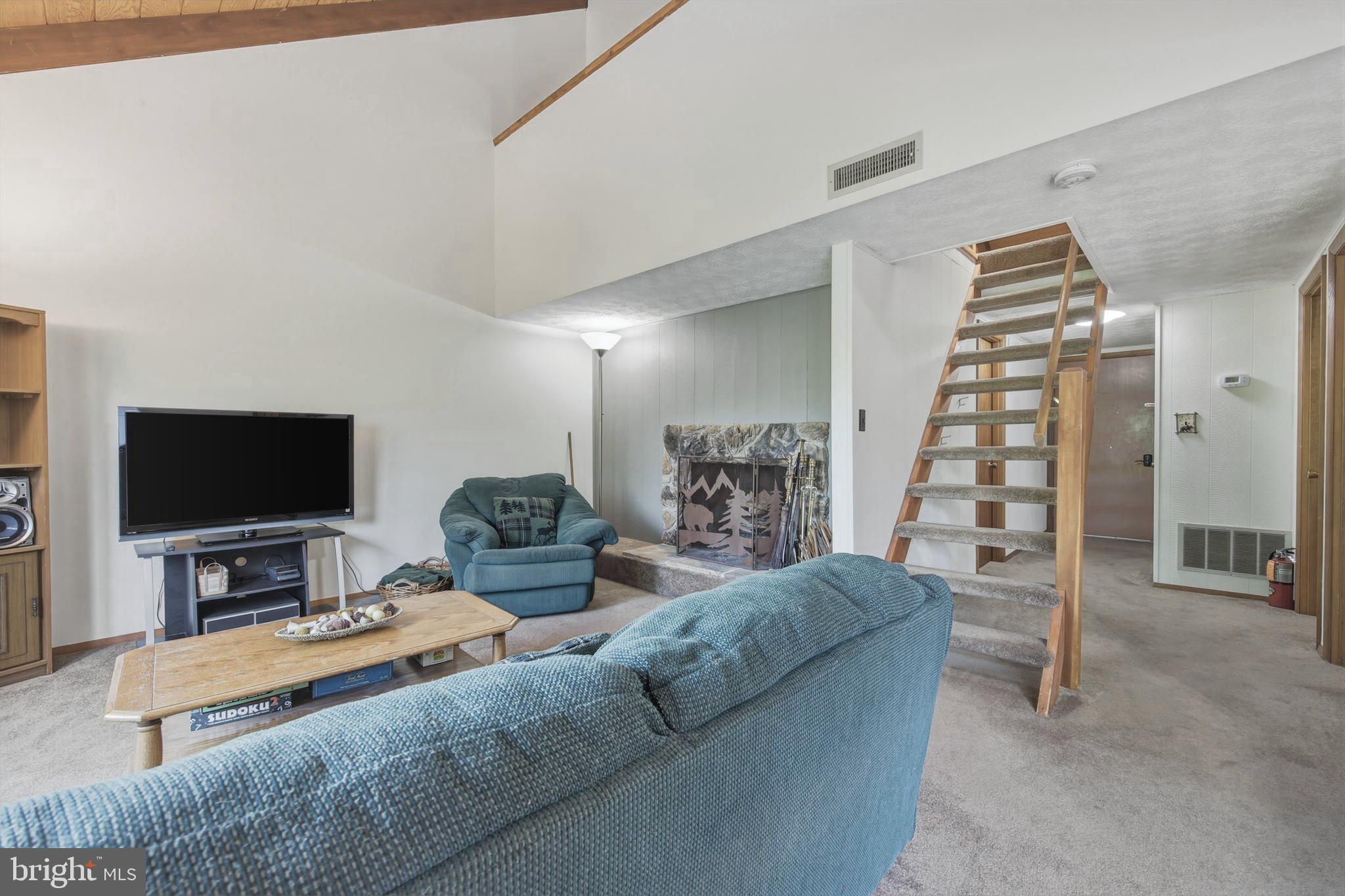 274 The Hill Road, Unit 13C Basye, VA 22810 - Photo 15 of 45 Family Room
