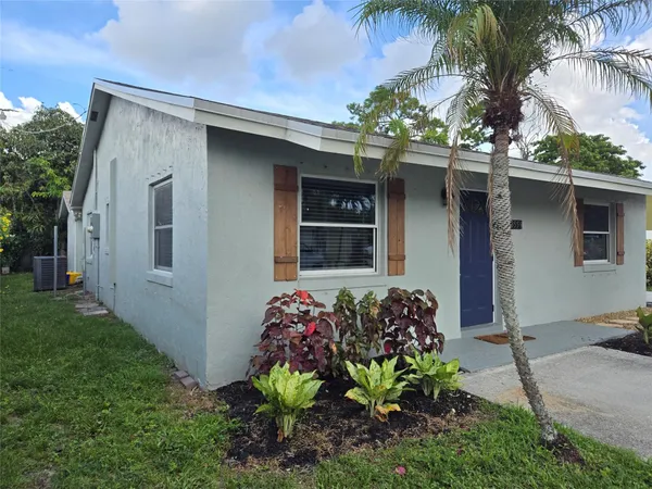 $3,990 | 3559 Almar Road, Palm Springs, FL 33461