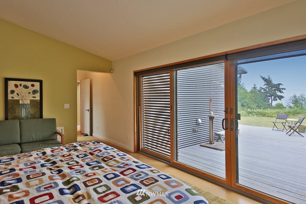 4535 Cedar Point Road Clinton, WA 98236 - Photo 16 of 24 Gallery Image 16