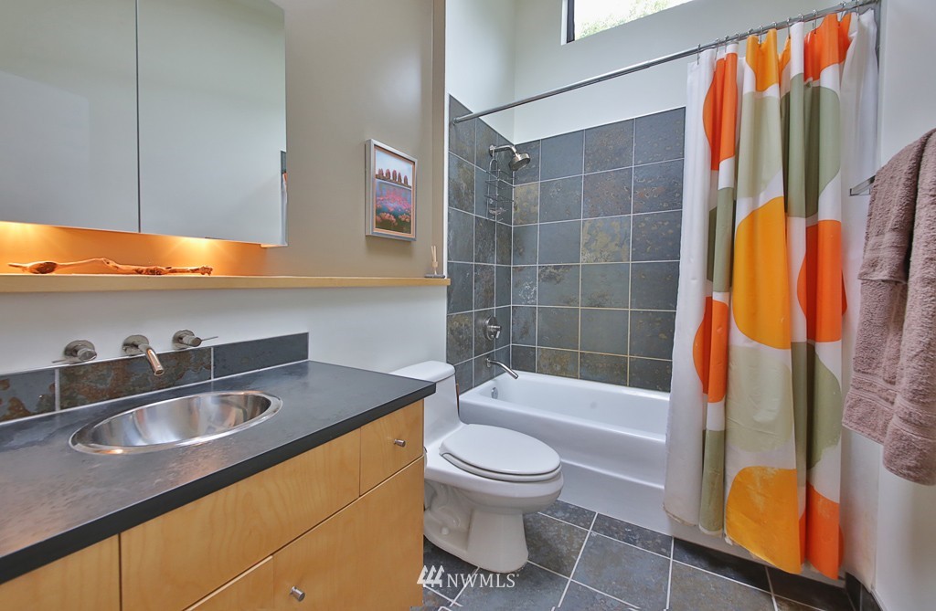 4535 Cedar Point Road Clinton, WA 98236 - Photo 19 of 24 Gallery Image 19