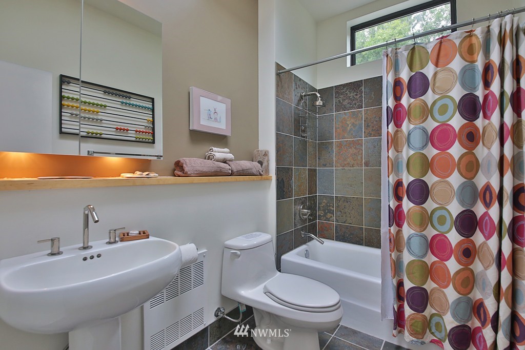 4535 Cedar Point Road Clinton, WA 98236 - Photo 21 of 24 Gallery Image 21