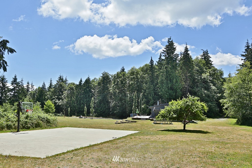 4535 Cedar Point Road Clinton, WA 98236 - Photo 22 of 24 Gallery Image 22